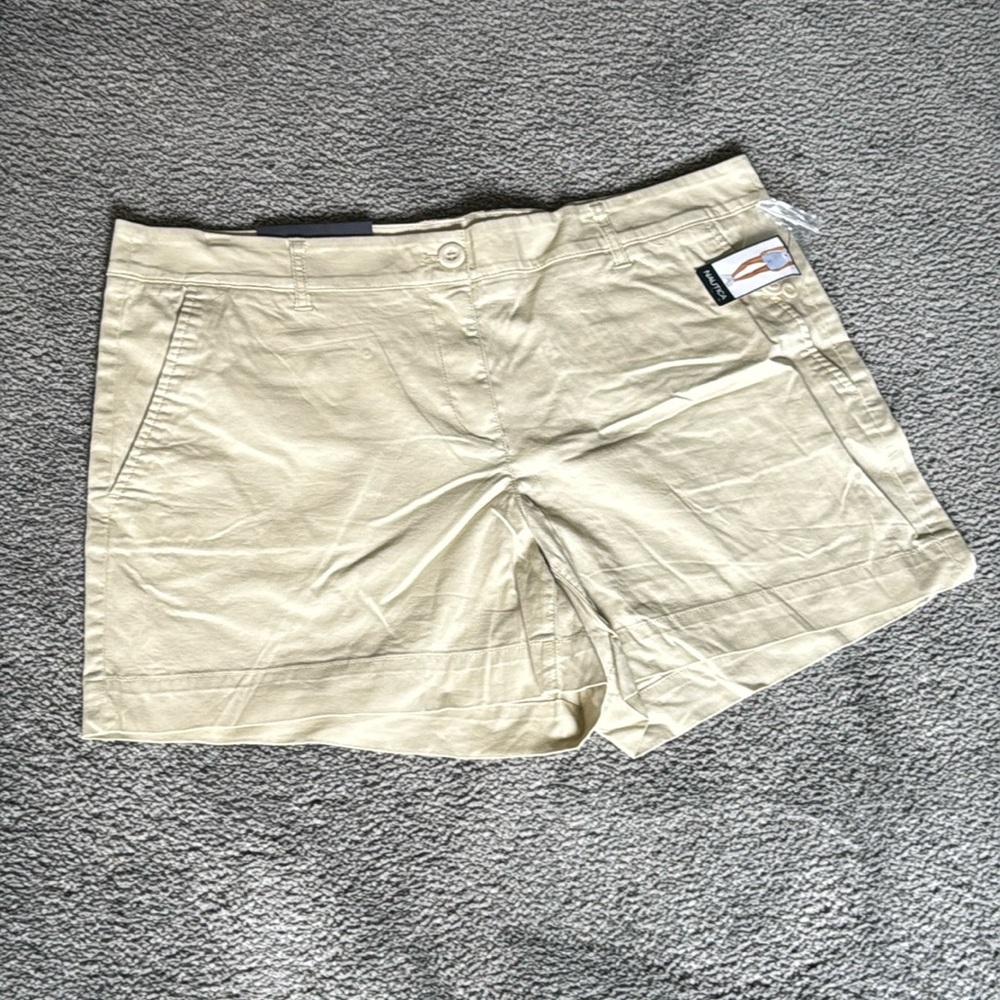 NAUTICA Women's Tan/Khaki Shorts. Size 14.